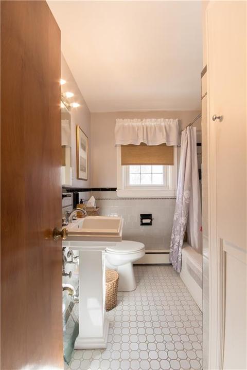 15 Central St, Warwick, RI 02886 photo 29