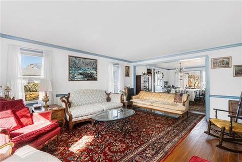 29 Squantum Dr, Warwick, RI 02888 photo 3