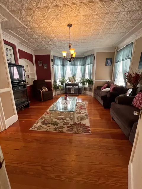 53 Hamlet Ave, Woonsocket, RI 02895 photo 10