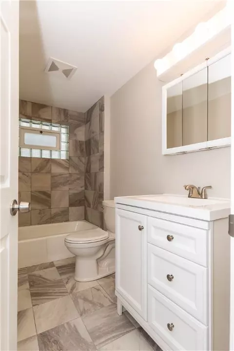 138 Walnut Hill Rd, Woonsocket, RI 02895 photo 12