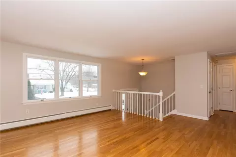 138 Walnut Hill Rd, Woonsocket, RI 02895 photo 7