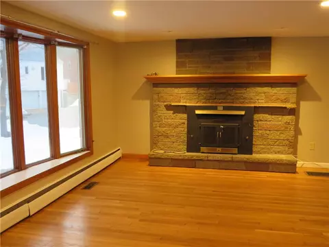 25 Talcott St, Woonsocket, RI 02895 photo 2