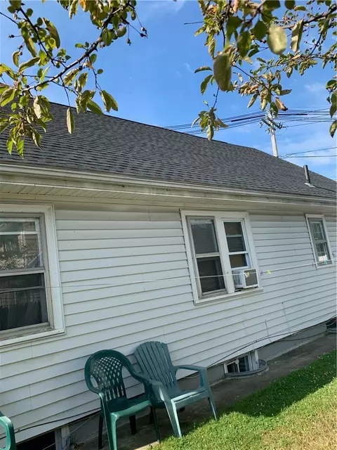 79 Killingly St, Providence, RI 02909 photo 3