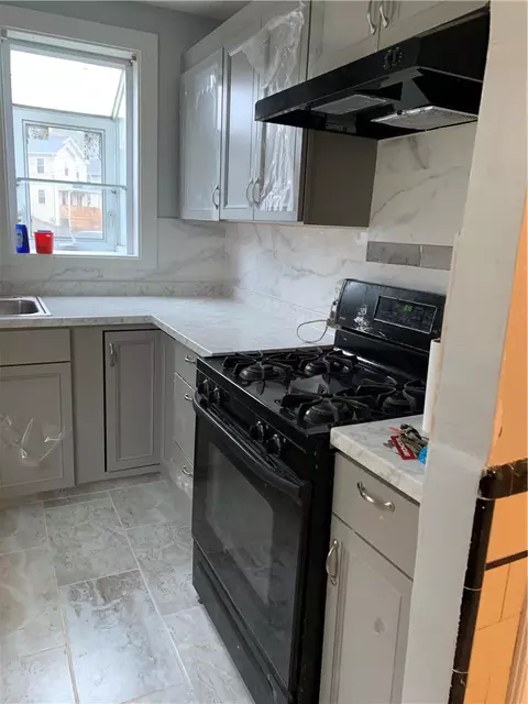 79 Killingly St, Providence, RI 02909 photo 6