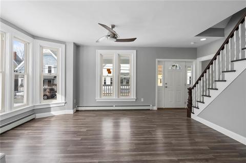 33 Vose St, Woonsocket, RI 02895 photo 2