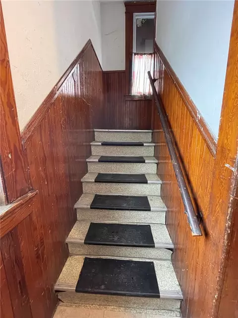 401 Willow St, Woonsocket, RI 02895 photo 7