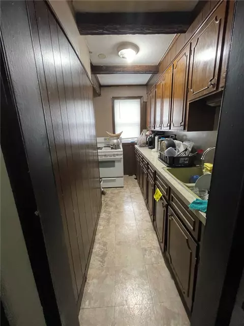 401 Willow St, Woonsocket, RI 02895 photo 9