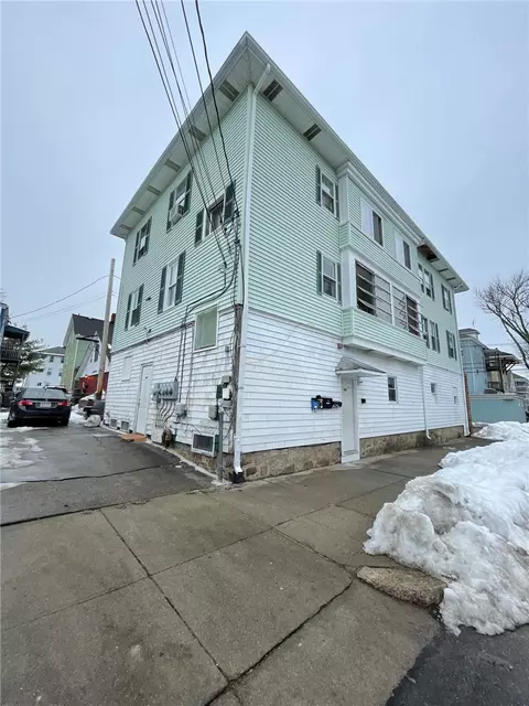 401 Willow St, Woonsocket, RI 02895 photo 5
