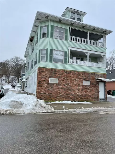 401 Willow St, Woonsocket, RI 02895 photo 3