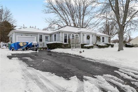 76 Commodore Ave, Warwick, RI 02888 photo 2