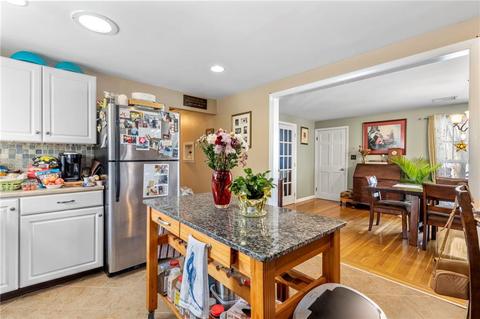 76 Commodore Ave, Warwick, RI 02888 photo 10