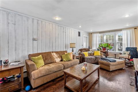 76 Commodore Ave, Warwick, RI 02888 photo 3