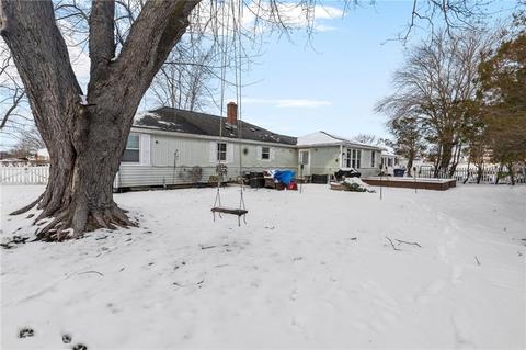 76 Commodore Ave, Warwick, RI 02888 photo 5