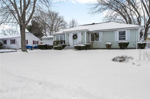 76 Commodore Ave, Warwick, RI 02888 photo 4