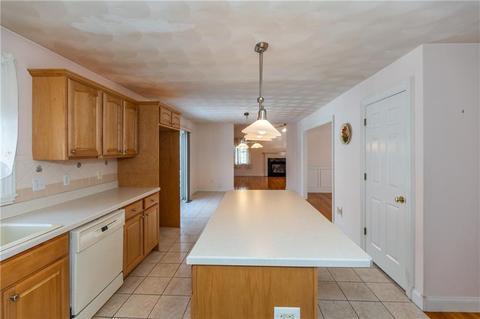 2 Capron Rd, Smithfield, RI 02917 photo 11