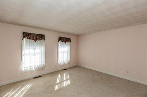 2 Capron Rd, Smithfield, RI 02917 photo 5