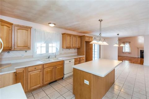 2 Capron Rd, Smithfield, RI 02917 photo 9