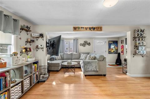 7 Wilcox St, Warwick, RI 02889 photo 2