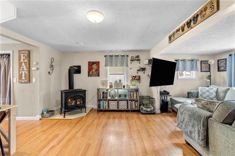 7 Wilcox St, Warwick, RI 02889 photo 3