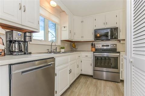 9 Birch Dr, Exeter, RI 02822 photo 5
