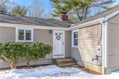 9 Birch Dr, Exeter, RI 02822 photo 4
