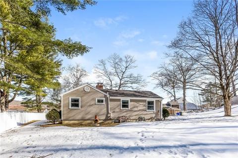 9 Birch Dr, Exeter, RI 02822 photo 2