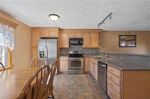 17 Moss Ln, Coventry, RI 02816 photo 6