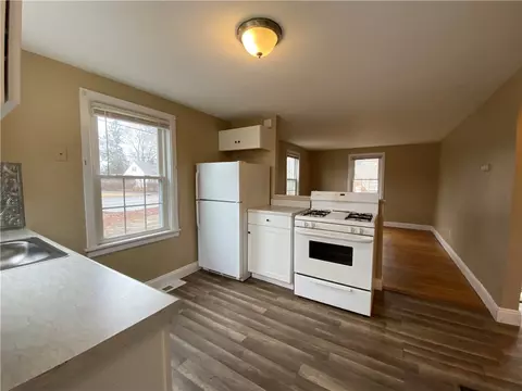 1110 Main Ave, Warwick, RI 02886 photo 6