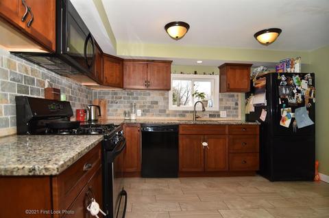 38 Milton Rd, Warwick, RI 02888 photo 8