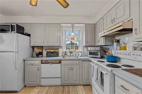 60 Pilgrim Ave, Coventry, RI 02816 photo 3