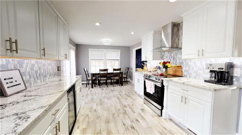 8 Campeau St, Woonsocket, RI 02895 photo 4