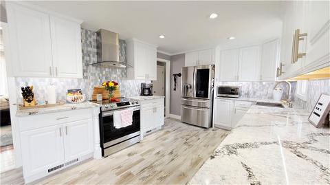 8 Campeau St, Woonsocket, RI 02895 photo 6
