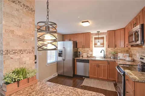 24 Largo Rd, Warwick, RI 02886 photo 6