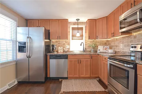 24 Largo Rd, Warwick, RI 02886 photo 9