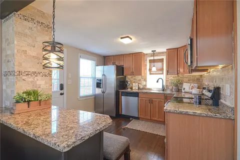 24 Largo Rd, Warwick, RI 02886 photo 5
