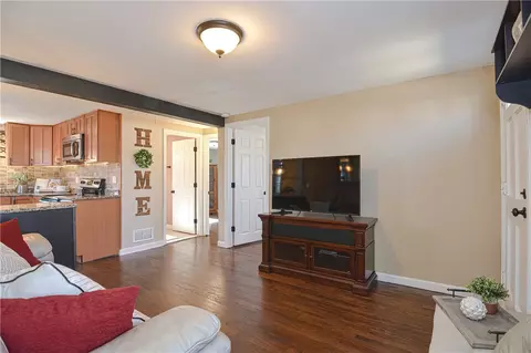 24 Largo Rd, Warwick, RI 02886 photo 12