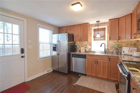24 Largo Rd, Warwick, RI 02886 photo 8