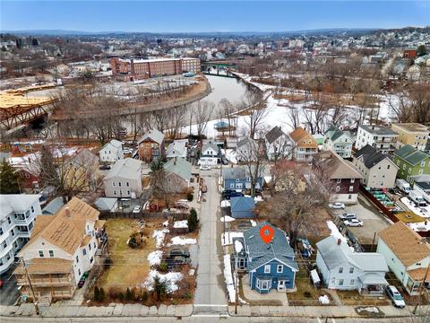 205 2nd Ave, Woonsocket, RI 02895 photo 5