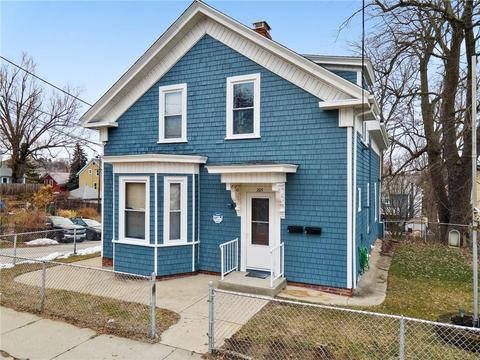 205 2nd Ave, Woonsocket, RI 02895 photo 39