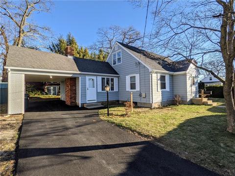 111 Everleth Ave, Warwick, RI 02888 photo 2