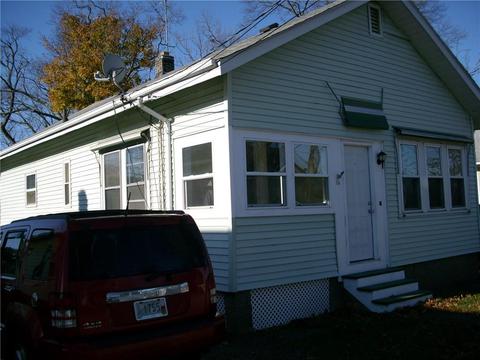 24 Delaware Ave, Warwick, RI 02888 photo 2