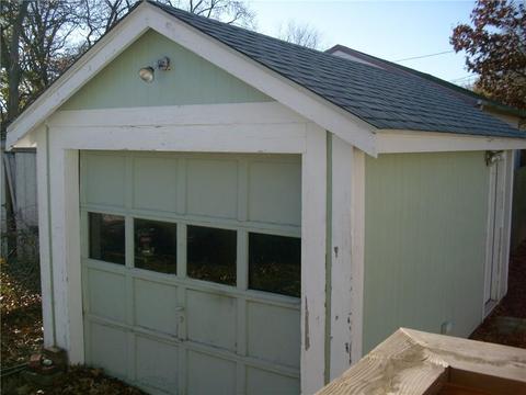 24 Delaware Ave, Warwick, RI 02888 photo 4