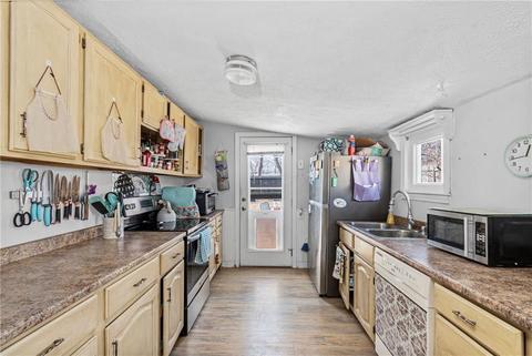 91 Abbott Ave, Warwick, RI 02886 photo 4