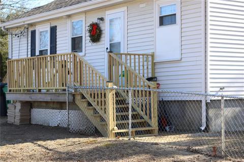 22 Bennett St, Warwick, RI 02889 photo 6