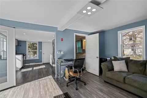 15 Warren Ave, Warwick, RI 02889 photo 11