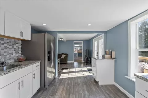 15 Warren Ave, Warwick, RI 02889 photo 9