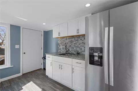 15 Warren Ave, Warwick, RI 02889 photo 5