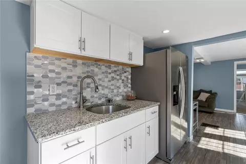 15 Warren Ave, Warwick, RI 02889 photo 6