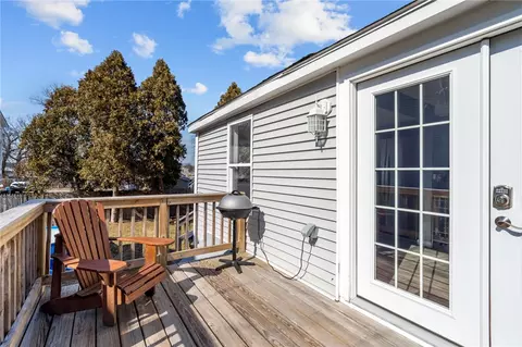15 Warren Ave, Warwick, RI 02889 photo 3