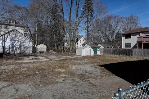 141 Farm St, Woonsocket, RI 02895 photo 4